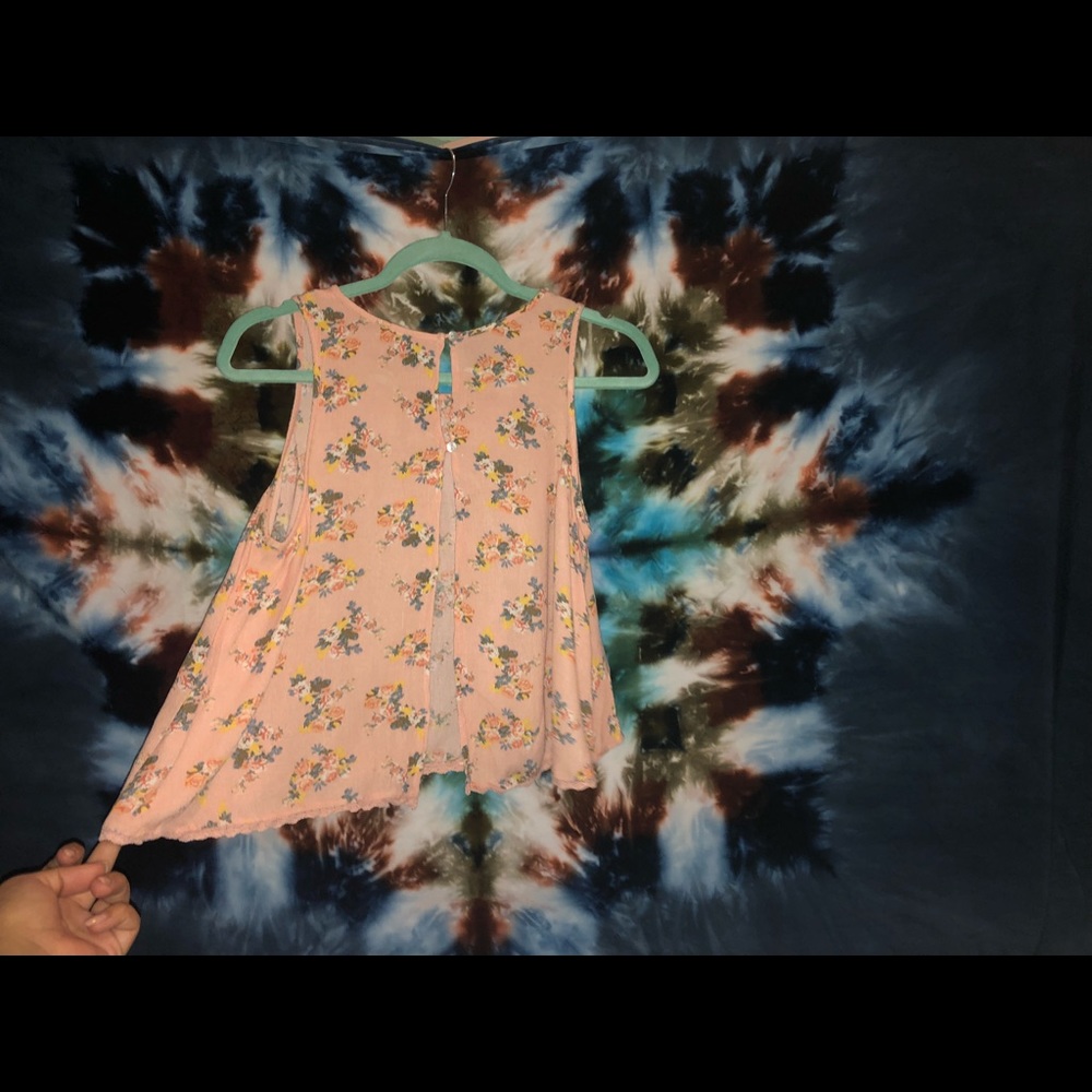 Flowered top - Picture 2 of 2